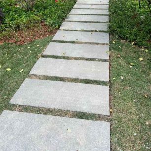 昭通 芝麻黑小区踏步、汀步石铺装效果