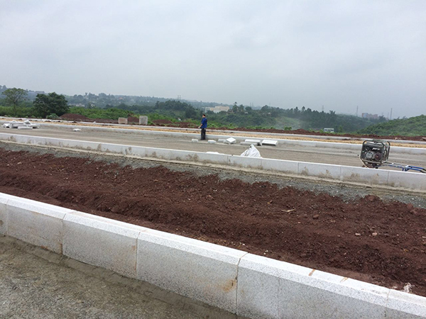 昭通花岗岩路沿石在市政道路上的应用