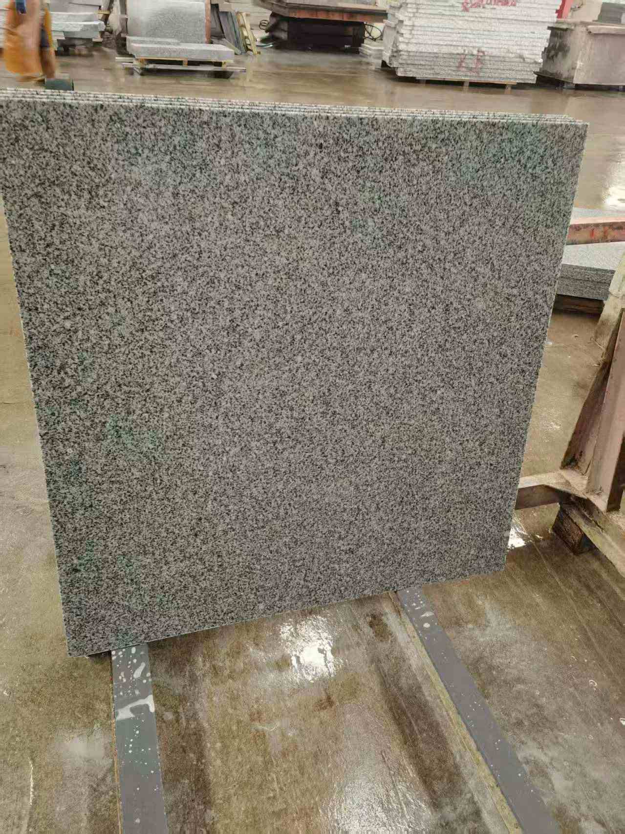 昭通 芝麻白光面900*900，高地铁标准