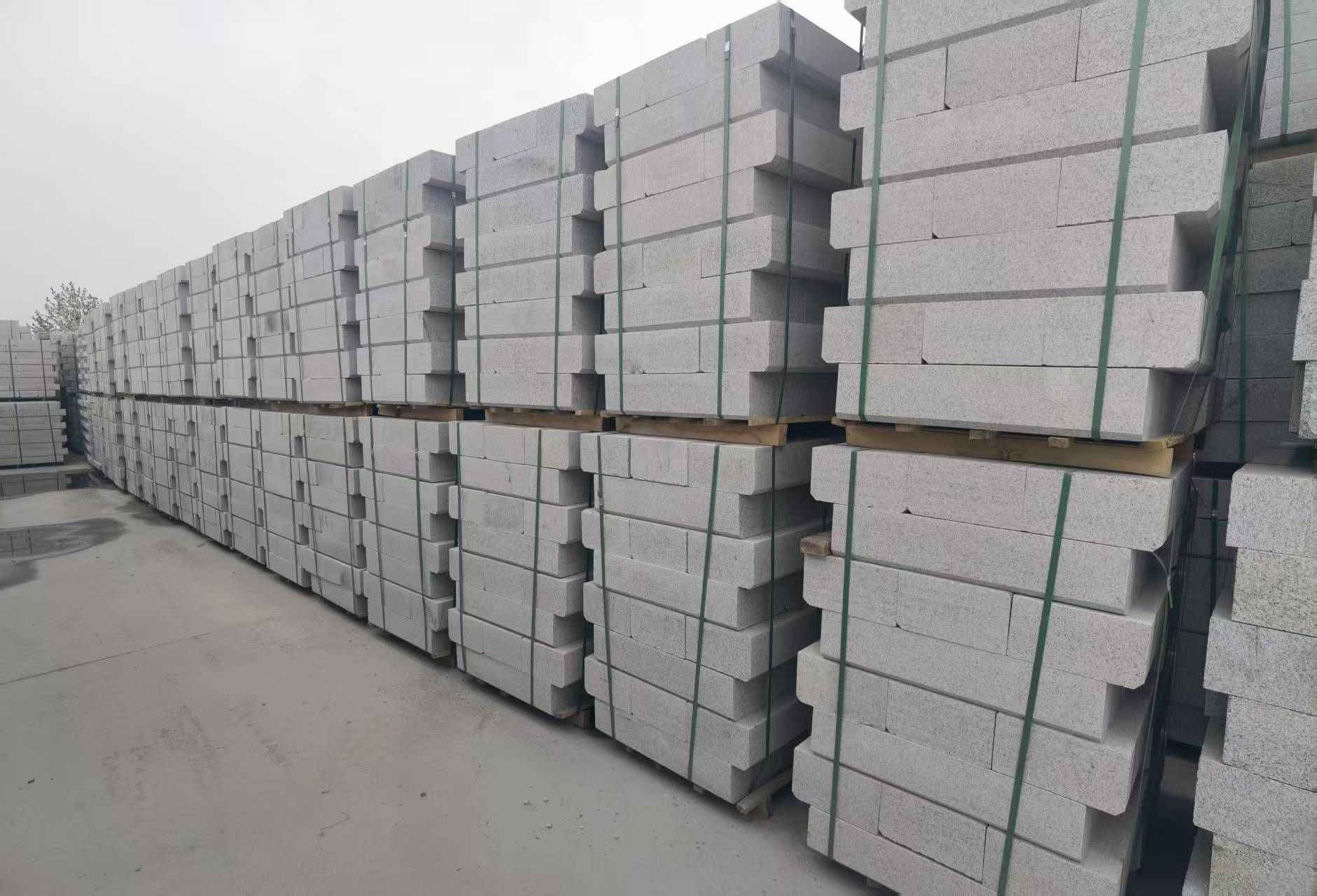 昭通 芝麻白路沿石