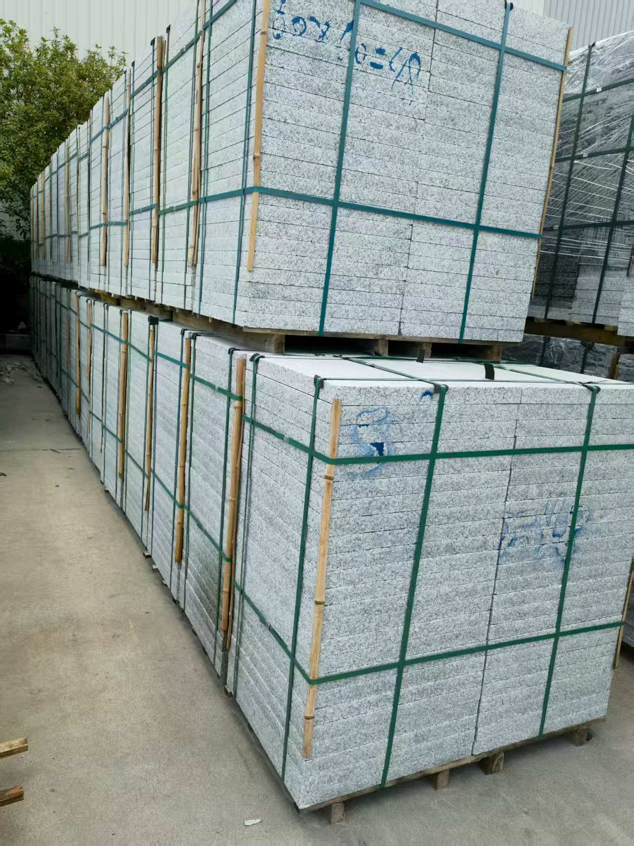 昭通 大花芙蓉白火烧成品，市政园林广场地铺石