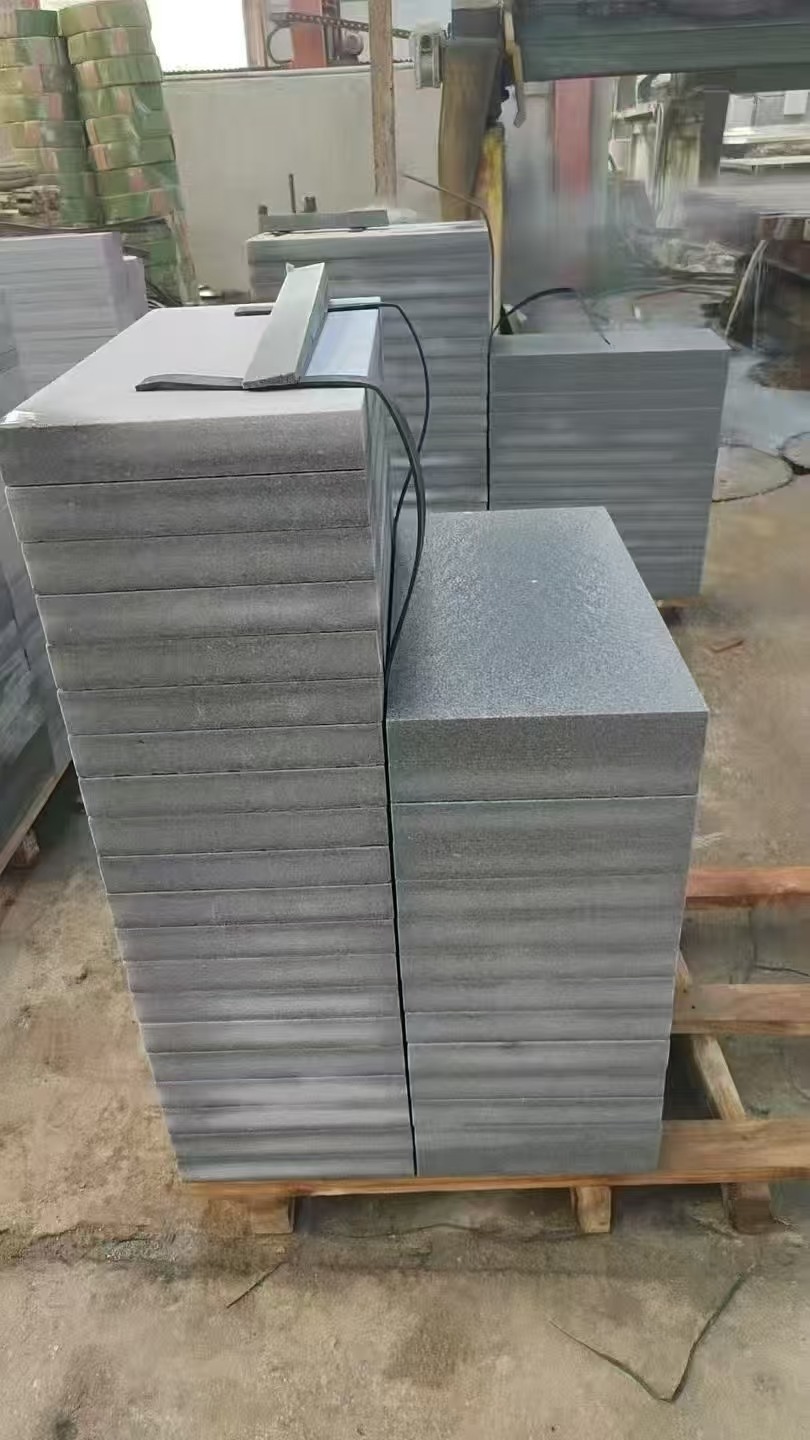 昭通 芝麻灰火烧面300*600*50地铺石材