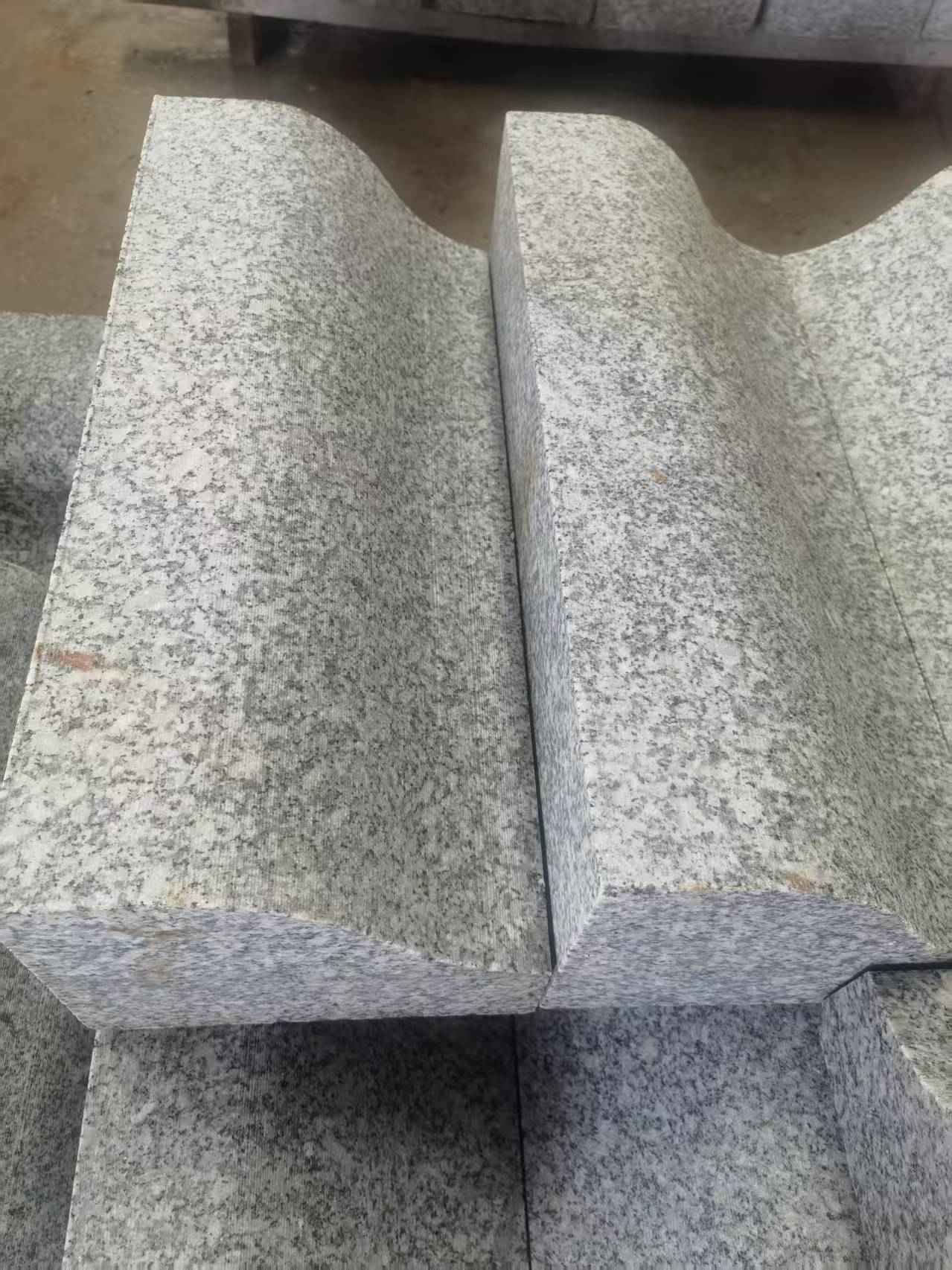 昭通芙蓉白S型拉丝面路沿石